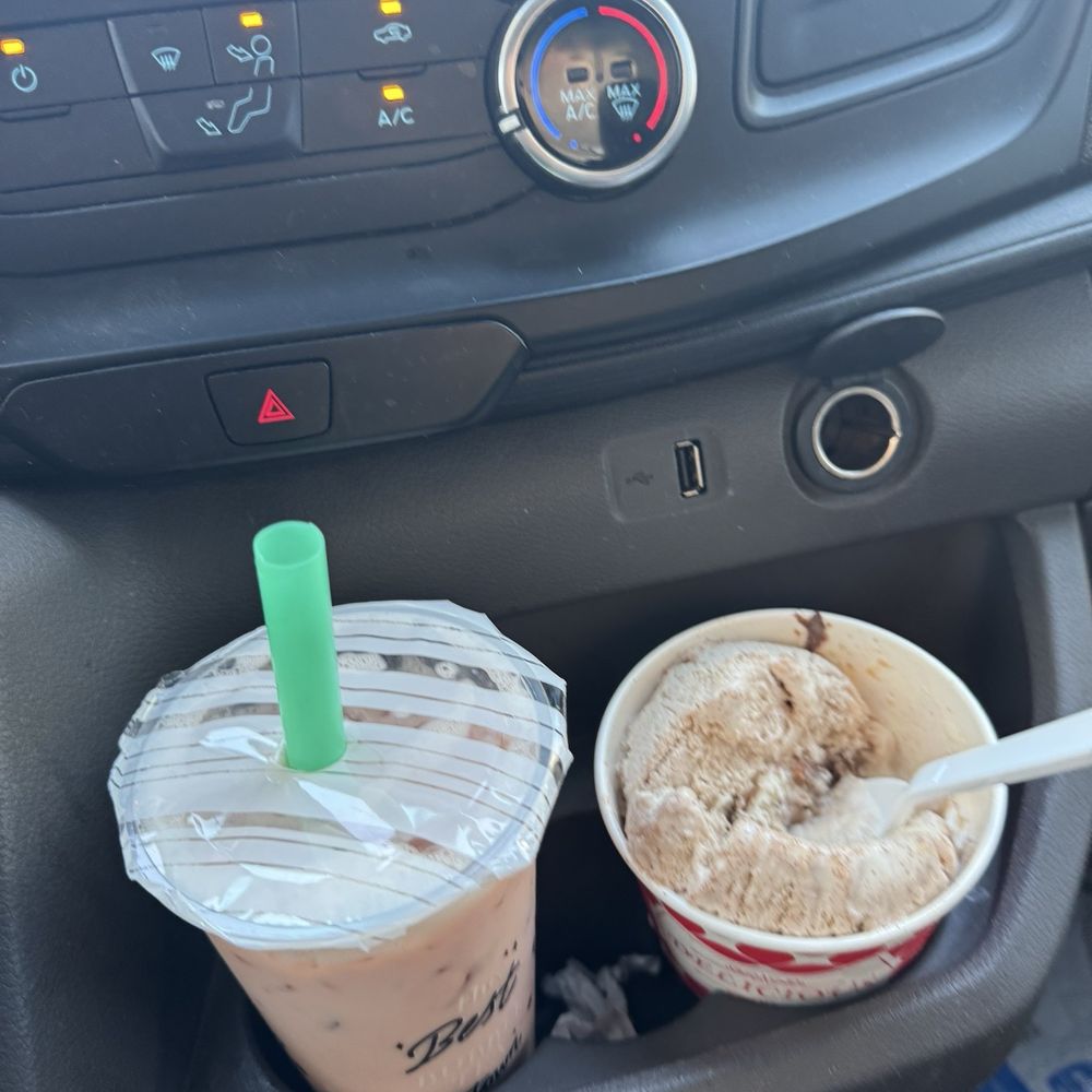 Strawberry MilK Tea with Boba and Peanut Butter Ice Cream Strawberry MilK Tea with Boba and Peanut Butter Ice Cream