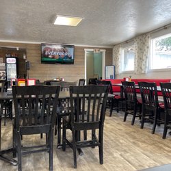 Fatty's Pizza & Grill - Seating / ambiance