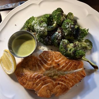 Ospi Dallas - Seared Salmon with grilled broccoli. - Pizza Near Me - Dallas, Texas Ospi Dallas - Seared Salmon with grilled broccoli. - Pizza Near Me - Dallas, Texas