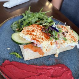 Salmon toast