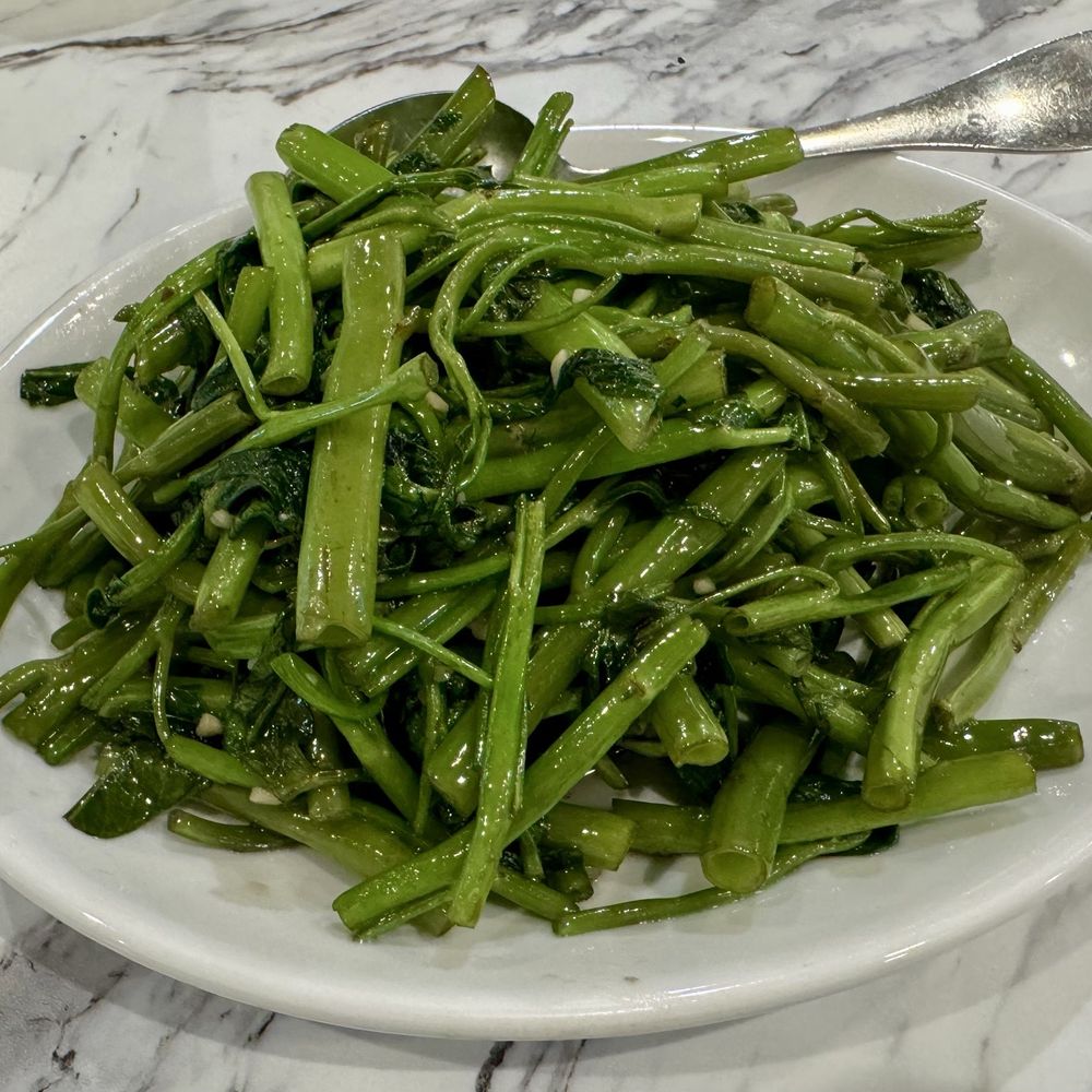 Kin’s Restaurant - Spinach with garlic - Vietnamese Near Me - Carrollton, Texas Kin’s Restaurant - Spinach with garlic - Vietnamese Near Me - Carrollton, Texas
