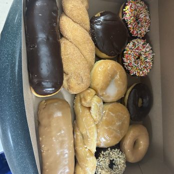 Jelly Donut - Dozen assorted donuts with the chocolate glazed replaced by another sprinkle - Donuts Near Me - Twentynine Palms, California Jelly Donut - Dozen assorted donuts with the chocolate glazed replaced by another sprinkle - Donuts Near Me - Twentynine Palms, California