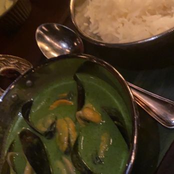 Armitage Alehouse - Green Curry Mussels - Pubs Near Me - Chicago, Illinois Armitage Alehouse - Green Curry Mussels - Pubs Near Me - Chicago, Illinois