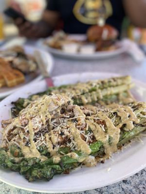 Garlic Brothers Restaurant and Bar by null