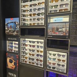 Sunglass Hut - Ray Ban