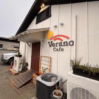 Verano Cafe - The back entrance to Verano Café - Breakfast & Brunch Near Me - Sonoma, California