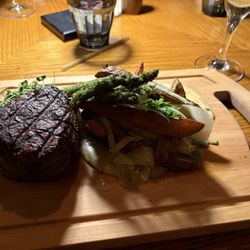 Barrows House Inn & Restaurant - Filet with asparagus and potatoes