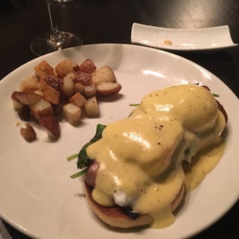 Elements Restaurant - The Eggs Benedict with ham and sautéed spinach. - Breakfast & Brunch Near Me - Vancouver, Washington Elements Restaurant - The Eggs Benedict with ham and sautéed spinach. - Breakfast & Brunch Near Me - Vancouver, Washington