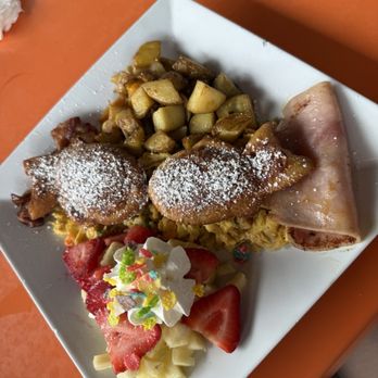Las Vistas Cafe - Kids waffles, ham, potatoes, and fresh fruit - Breakfast & Brunch Near Me - Fajardo, Puerto Rico Las Vistas Cafe - Kids waffles, ham, potatoes, and fresh fruit - Breakfast & Brunch Near Me - Fajardo, Puerto Rico