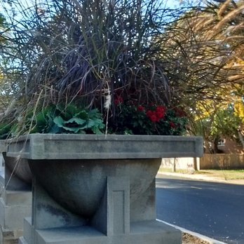 Frank Lloyd Wright Home and Studio - Planters - Museums Near Me - Oak Park, Illinois Frank Lloyd Wright Home and Studio - Planters - Museums Near Me - Oak Park, Illinois