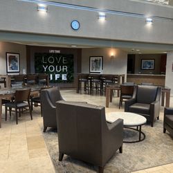 Life Time - Lobby!