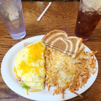 Country Cafe - Denver omelet - Breakfast & Brunch Near Me - Ellensburg, Washington