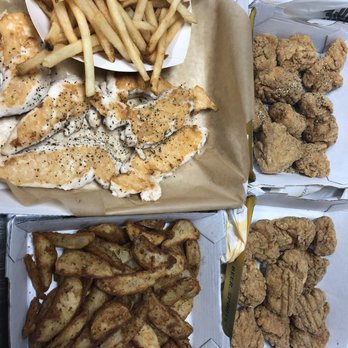 Buffalo Wild Wings - lunch is serve!! - American Near Me - Henderson, Nevada