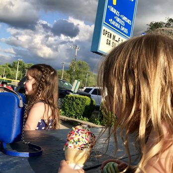 Dari Delite - Ice Cream & Frozen Yogurt Near Me - Crest Hill, Illinois Dari Delite - Ice Cream & Frozen Yogurt Near Me - Crest Hill, Illinois