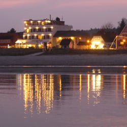 Restaurant Muschel - Abendstimmung am Restaurant, an der Promenade
