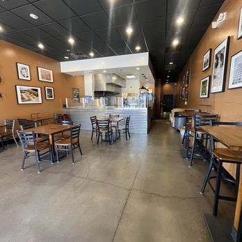 99 Craft Pizza - Seating area/ walk-in - Pizza Near Me - Fresno, California