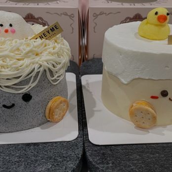 HoneyMe Bakery & Tea - Black sesame and Mango cake - Bakeries Near Me - Bellevue, Washington