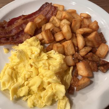 Frizzle Chicken Cafe - Breakfast & Brunch Near Me - Pigeon Forge, Tennessee