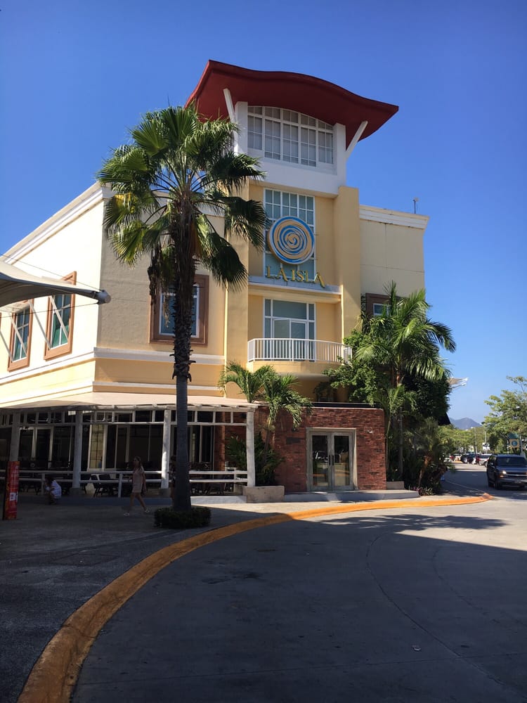 La Isla Shopping Village