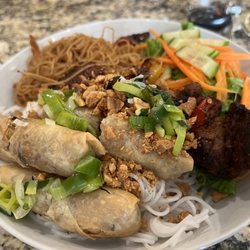 Flower lantern vegetarian restaurant - Nha Hang Chay Hoa Dang - Bun Thit Nuong