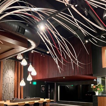 Ippudo San Francisco - The tree sculpture is unique and fun. - Ramen Near Me - San Francisco, California