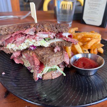 Oasthouse - Reuben sandwich - Bars Near Me - Austin, Texas Oasthouse - Reuben sandwich - Bars Near Me - Austin, Texas