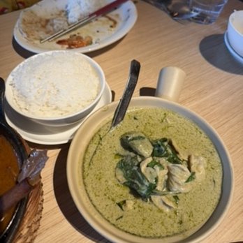 Very Thai - Green Curry Chicken (comes with rice) - Thai Near Me - Los Angeles, California Very Thai - Green Curry Chicken (comes with rice) - Thai Near Me - Los Angeles, California