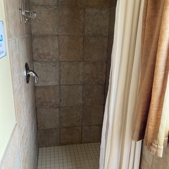 Breadalbane Inn & Spa - Shower - Canadian (New) Near Me - Fergus, Ontario