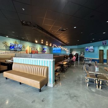 Joey’s Burger Bar - Dining area - American Near Me - Oak Ridge, North Carolina Joey’s Burger Bar - Dining area - American Near Me - Oak Ridge, North Carolina