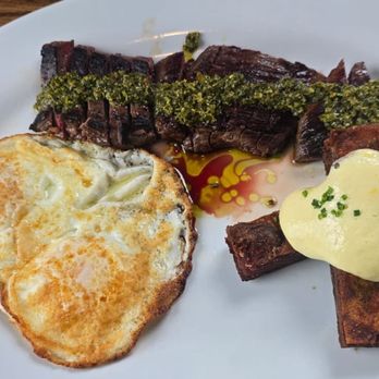 Aviannas Carriage House - Steak and eggs - American Near Me - Melville, New York