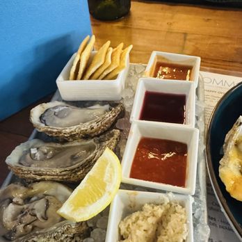 Common Restaurant  - Raw oysters 75cents from 3-6 - Cocktail Bars Near Me - Savannah, Georgia