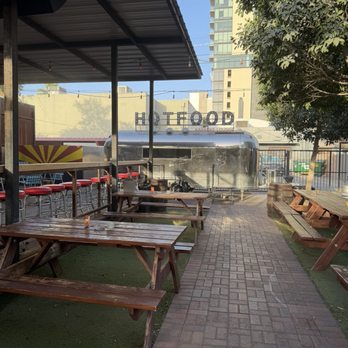 Luckys Indoor Outdoor - Bars Near Me - Phoenix, Arizona