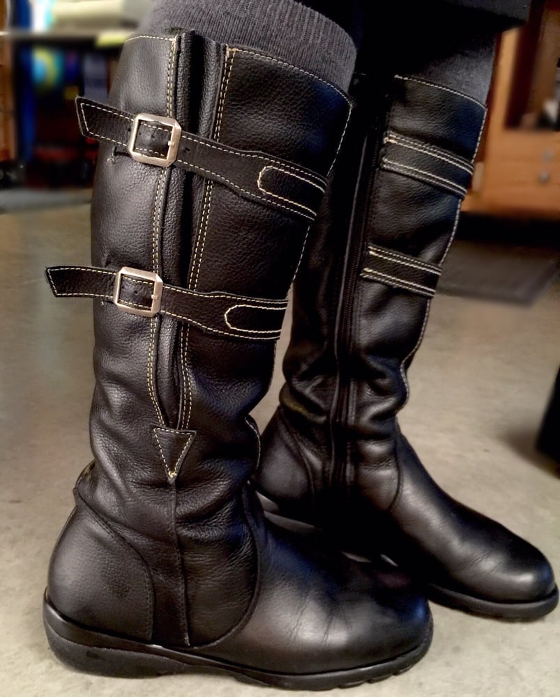 JOHN’S SHOE SHOP Shoe Repair N87W16459 Appleton Ave, Menomonee