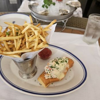 Hudson House - Lobster Roll - Seafood Near Me - Irving, Texas Hudson House - Lobster Roll - Seafood Near Me - Irving, Texas