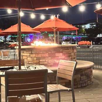 Sedona Taphouse - Outside dining - New American Near Me - Nashville, Tennessee