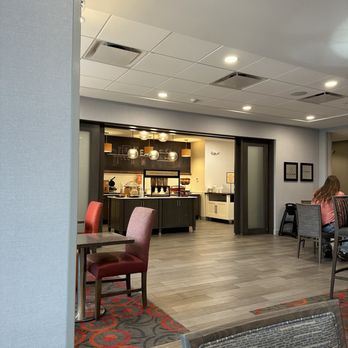 Hampton Inn Vincennes - Breakfast - Hotels Near Me - Vincennes, Indiana Hampton Inn Vincennes - Breakfast - Hotels Near Me - Vincennes, Indiana