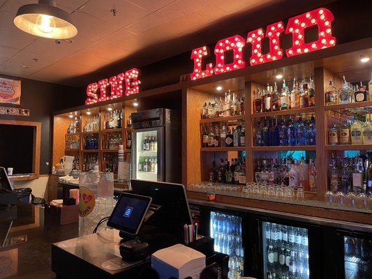 PETE'S DUELING PIANO BAR by null