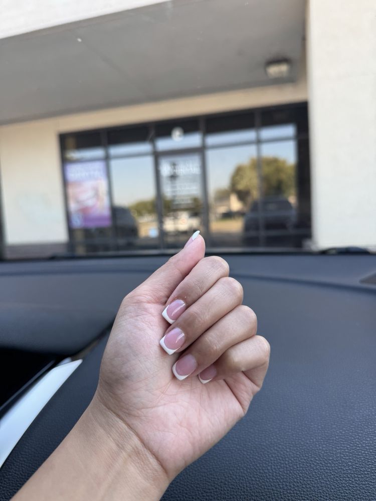 Pro Nails & Spa Logo