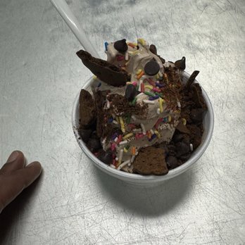 D'Lites - 1 cup - Ice Cream & Frozen Yogurt Near Me - Austin, Texas
