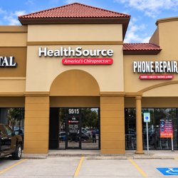 HealthSource Chiropractic of Pearland - Exterior of the clinic.