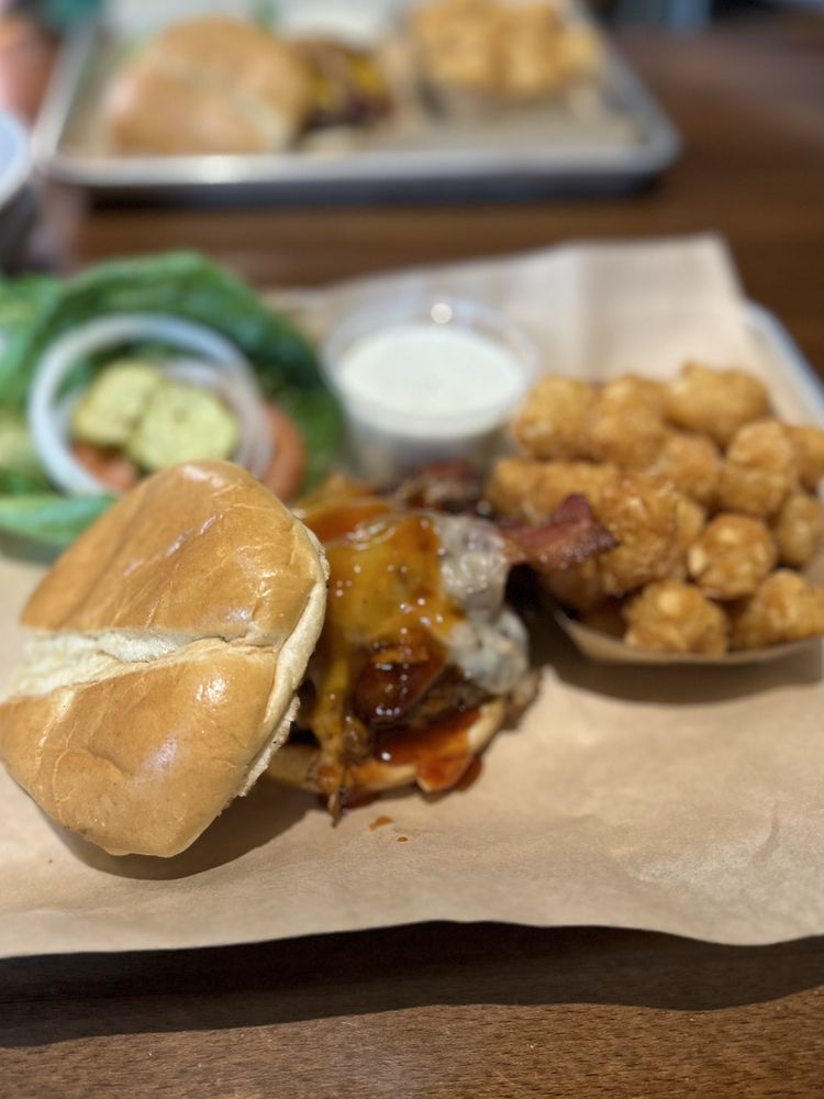 Timber Creek Pizza Pub & Grill