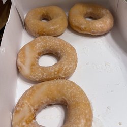 Krispy Kreme - 6 Count Original Glazed Doughnuts