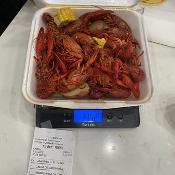 Maxis Seafood and Oyster Bar - What we received on a scale - Bars Near Me - Houston, Texas Maxis Seafood and Oyster Bar - What we received on a scale - Bars Near Me - Houston, Texas