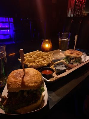 Abe's Pagoda Bar by null