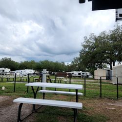 Breezy Oaks RV Park
