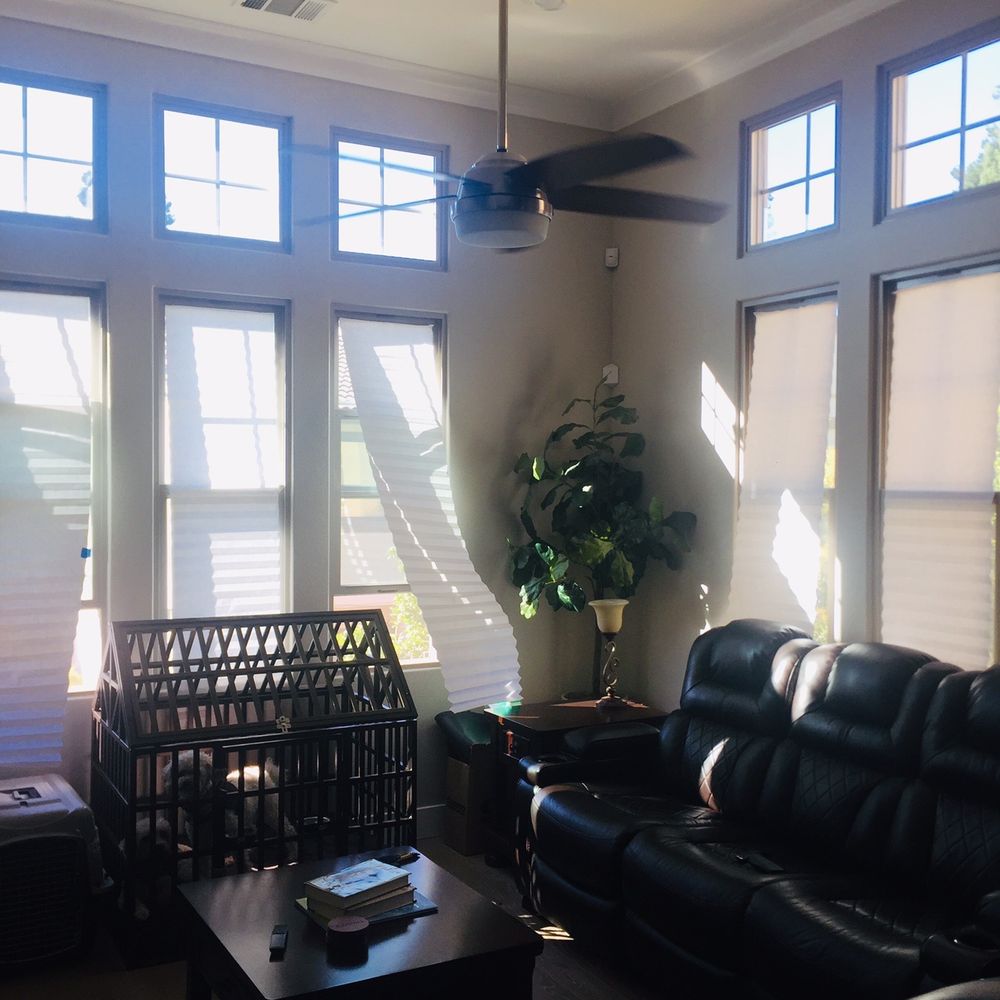 EHR - Higher ceilings in the living room. - Flooring Near Me EHR - Higher ceilings in the living room. - Flooring Near Me