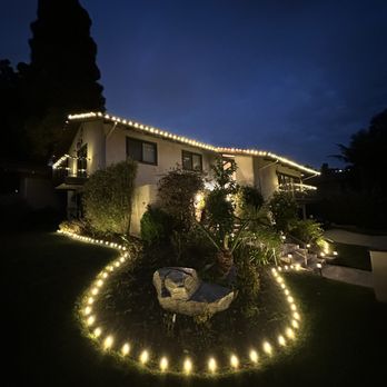 Palos Verdes Christmas Lights - Palos Verdes home beautifully lit with our Commercial quality LED Christmas Lights - Holiday Decorations Near Me - Rolling Hills Estates, California Palos Verdes Christmas Lights - Palos Verdes home beautifully lit with our Commercial quality LED Christmas Lights - Holiday Decorations Near Me - Rolling Hills Estates, California