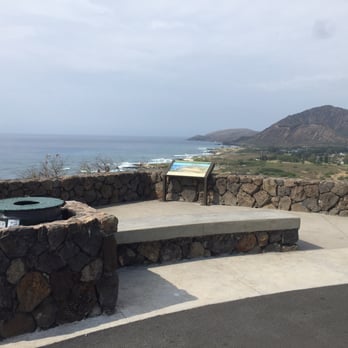Makapu'u Point Lighthouse Trail - another view. rest stop - Hiking Near Me - Honolulu, Hawaii