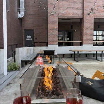 Camp Colvos Brewing - Tacoma - Pizza Near Me - Tacoma, Washington