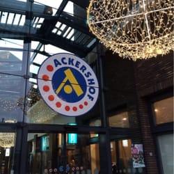 Winkelcentrum Ackershof - Winkelcentrum in kerstsfeer met mooie decoraties